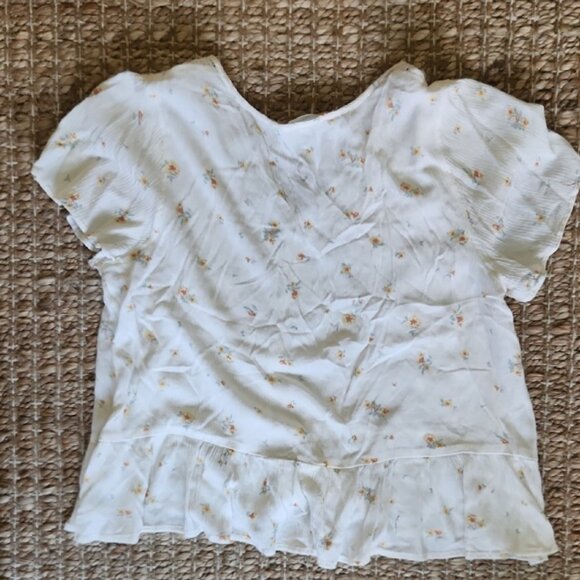 Hippie Rose White and Yellow Floral Blouse Peplum V-Neck - Picture 6 of 6